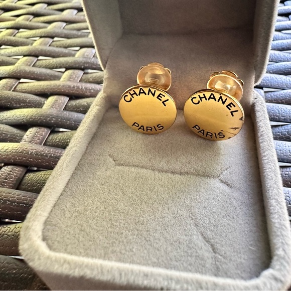 EUC CHANEL Chanel Paris Vintage Gold Metal Small Round Logo Clip On Earrings - Picture 3 of 10